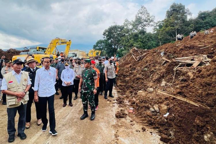 Presiden Sampaikan Duka Cita atas Gempa di Cianjur dan Instruksikan Penanganan Korban