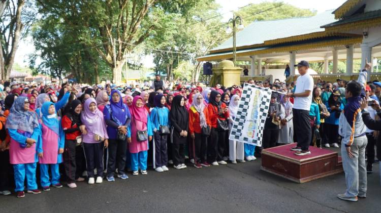 Peringati HUT ke-52 Korpri, Pemkab Langkat Gerak Jalan Santai