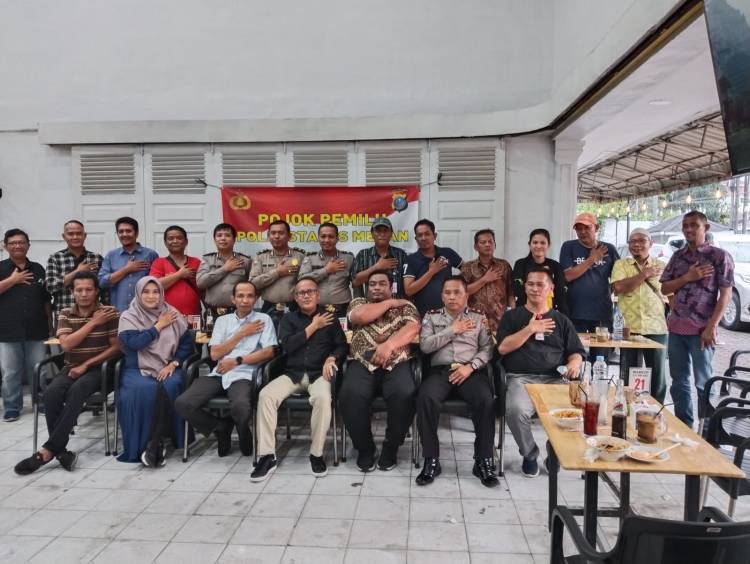 Pemilu Damai 2024, Kasat Intel Polrestabes Medan Bincang-Bincang di Pojok Pemilu