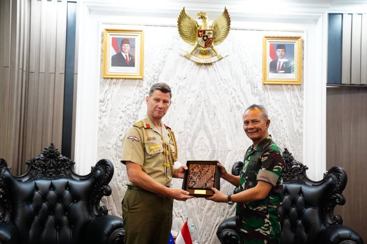 Kasum TNI Terima Courtesy Call Athan Australia Brigjen Matt Campbell