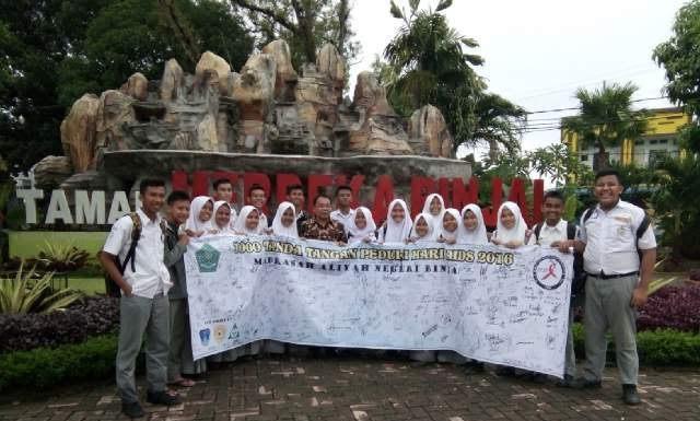 Siswa/i MAS Binjai Adakan Aksi 1000 Tanda Tangan Peduli AIDS