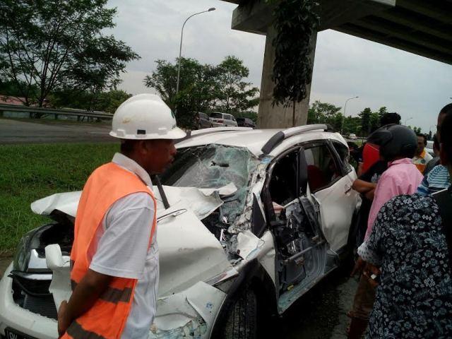 Honda BR V  Ditabrak Bus ALS di Jalur Bandara Kuala Namu