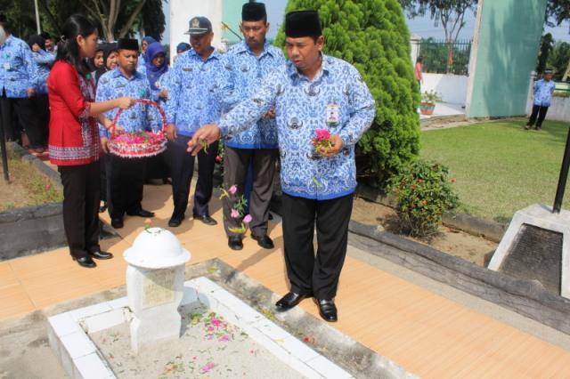Sambut HAB, ASN Kemenag Asahan Ziarah ke TMP