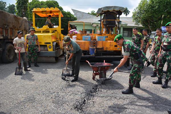 Ciptakan Rasa Nyaman dan Indah, Lapangan Apel Makorem 022/PT di Aspal