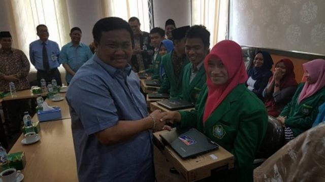 Mahasiswa UIN SU dari Labura Dapat Bantuan 32 Laptop 