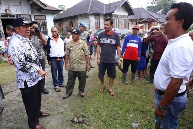 Bupati Taput Hadiri Pertemuan dengan Kelompok Tani