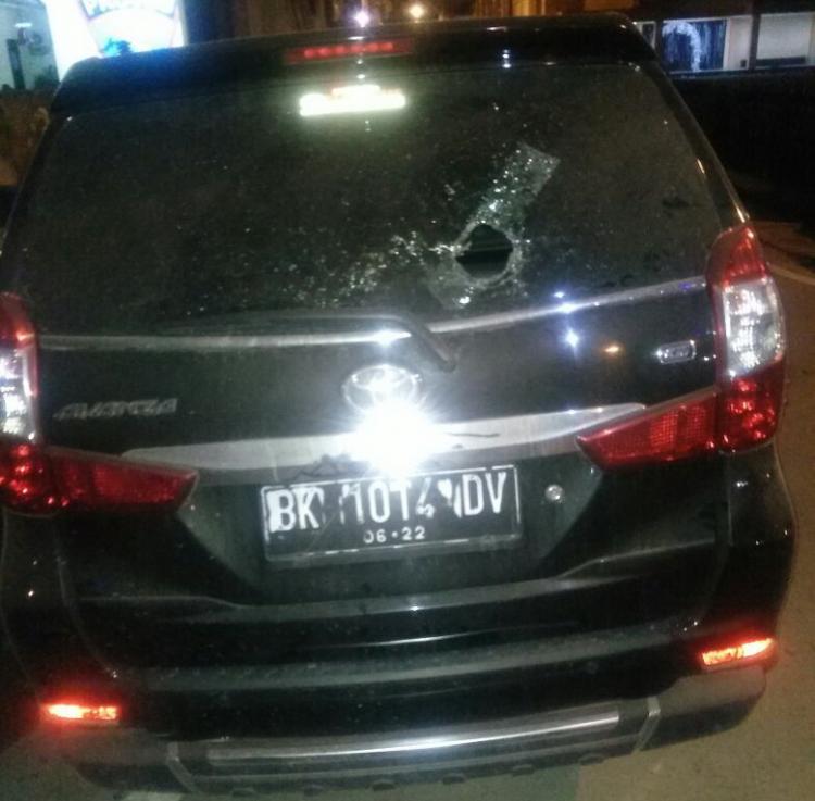 Jukir Ini Ditangkap Polisi karena Pecahkan Kaca Taksi Online