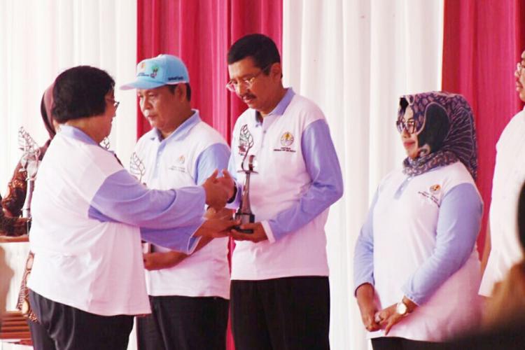 Sumut Raih Penghargaan Pada Peringatan Hari Menanam Pohon di Yogyakarta