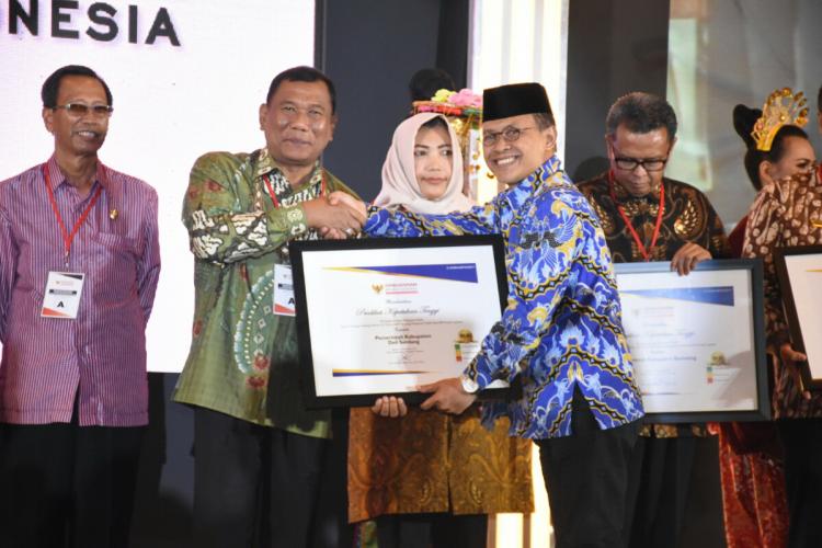 Pemkab Deli Serdang Raih Penghargaan dari Ombusdman RI