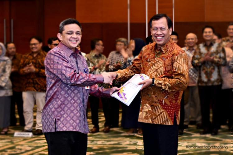 Gantikan Ken Dwijugiasteadi, Menkeu Lantik Robert Pakpahan Sebagai Dirjen Pajak