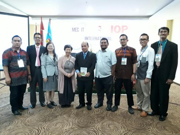 Kolaborasi 73 Penulis dari Berbagai Institusi di Konferensi Internasional MECniT 2017 Medan