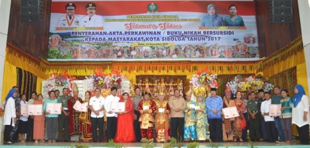 260 Pasutri di Sibolga Terima Buku Nikah Gratis