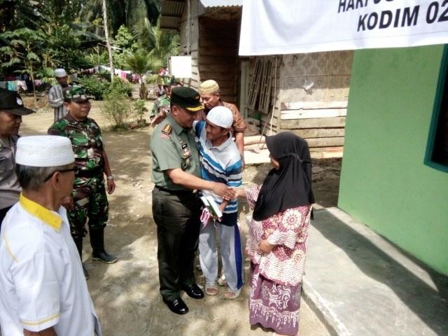 Memperingati Hari Juang Kartika 2017, Kodim 0209/LB Bedah Rumah Tak Layak Huni