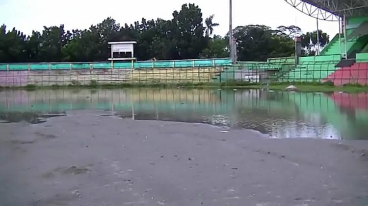 Hujan Deras, Stadion Teladan Medan Empat Hari Digenangi Air