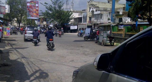 Warga Keluhkan Jalan Bajak II Medan Rusak dan Berlobang