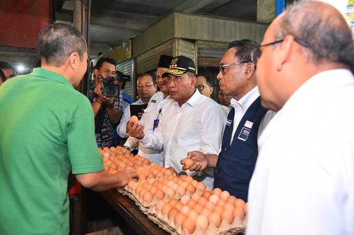 Tinjau Pusat Pasar Medan, Gubsu Harapkan TPID Terus Awasi Harga