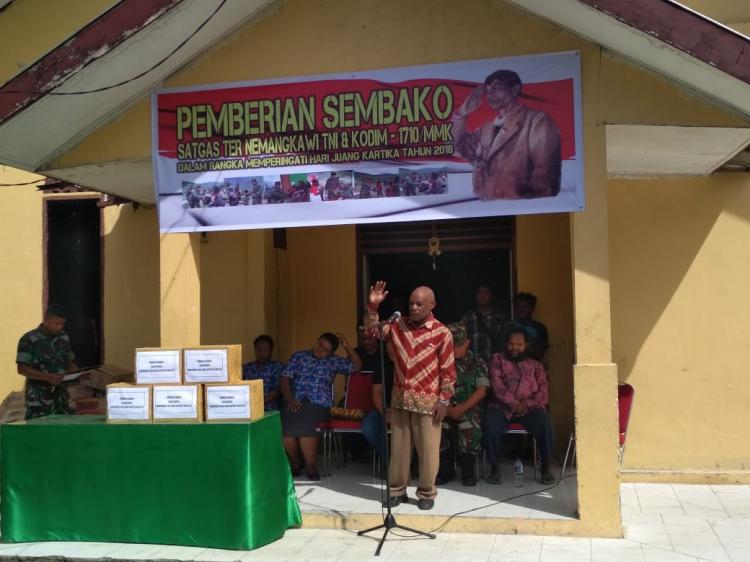 Hari Juang Kartika 2018, Bagikan Sembako Gratis  Untuk Masyarakat di Mimika