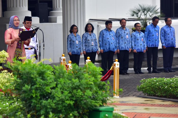 Para Pejabat dan Pegawai di Lingkungan Lembaga Kepresidenan Ikuti Upacara Peringatan Hari Ibu