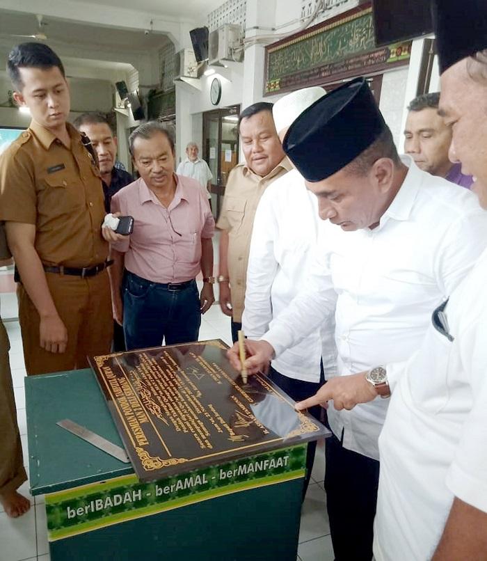 Gubsu Tandatangani Prasasti Pondok Tahfizul Qur'an MAN 2 Deli Serdang