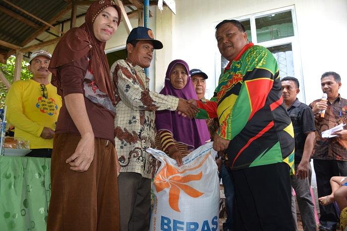 Para Nelayan Terima Bantuan 87,792 Ton Beras dari Pemko Sibolga