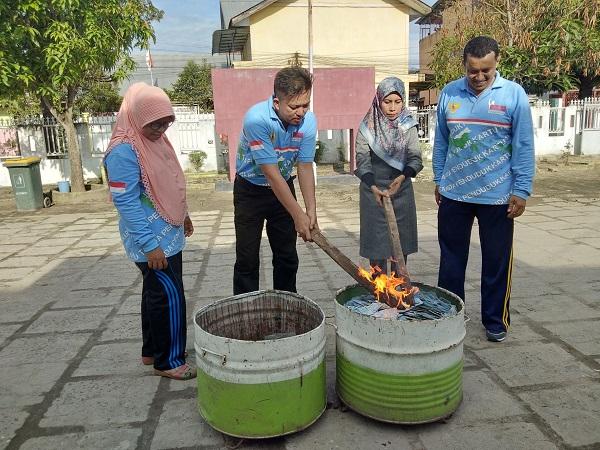 Disdukcatpil Tanjungbalai Musnahkan 10 Ribu Blanko KTP