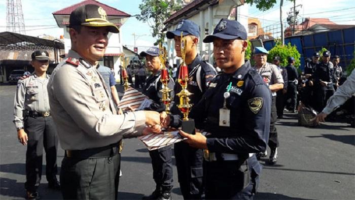 HUT Satpam ke-38, Kapolres Tapsel Minta Security Lebih Profesional