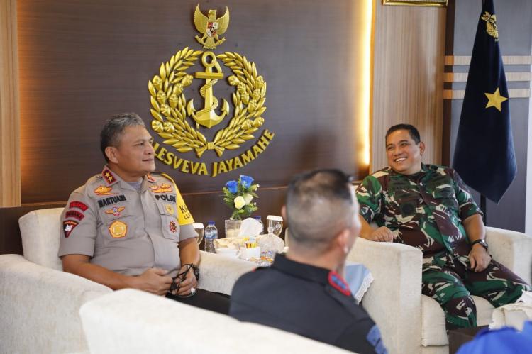 Perkuat Sinergitas, Kapolda Silaturahmi dengan Danlantal I Belawan