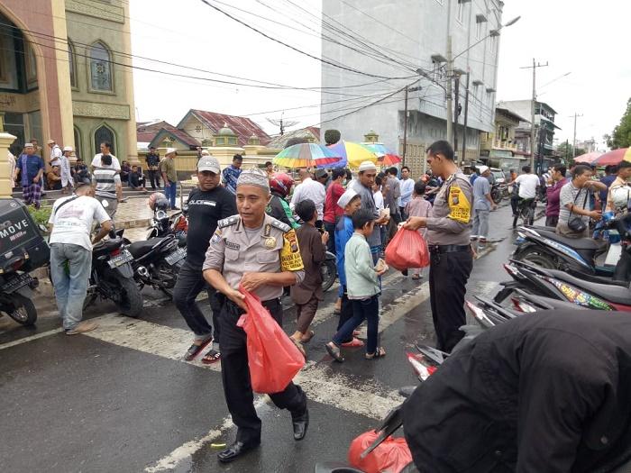 Jumat Berkah, Polsek Medan Baru Imbau Masyarakat Lawan Aksi Teror