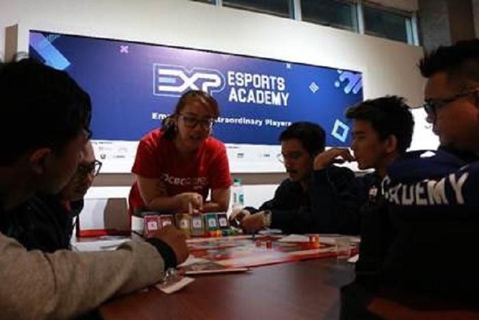Bank OCBC NISP Edukasi Atlet eSport Pahami Literasi Keuangan