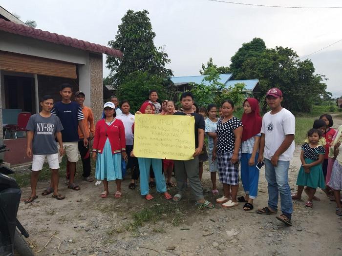 Kades Tumpatan Nibung Didemo Warga Sebab Korek Tanggul Sungai di Batangkuis