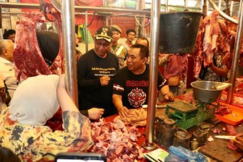 Jelang Natal, Plt Wali Kota Medan Sidak ke Pasar Sei Sikambing dan Marelan