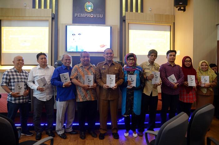 Biro Humas dan Keprotokolan Sumut Luncurkan Buku Bunga Rampai Pers Sumut, Zaman Kolonial Hingga Milenial