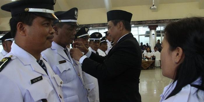 Lantik 33 Kepala Desa, Bupati Dairi Ingatkan Transparasi dalam Pemerintahan