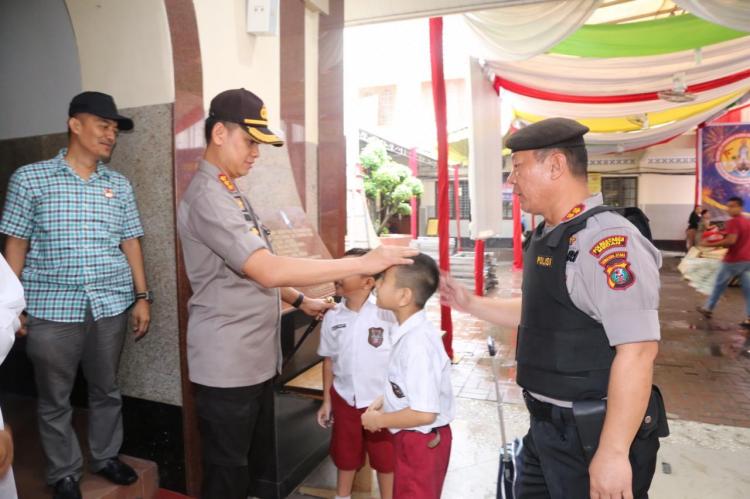 Polrestabes Medan Sebar Ribuan Pasukan Terlatih Jaga Gereja 