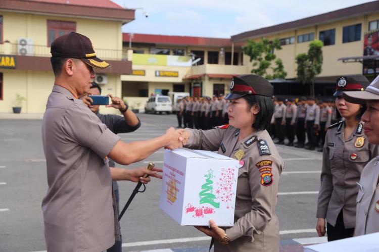 Kombes Dadang Hartanto Imbau Kaum Perempuan Harus Terus Maju, Mandiri dan Kreatif
