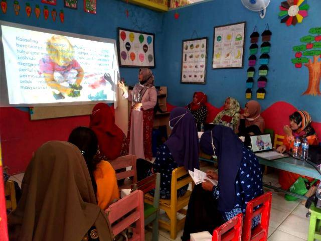Dosen Universitas Muslim Nusantara Sosialisasi Konseling Anak Usia Dini, Kerjasama Orangtua dan Guru Itu Penting