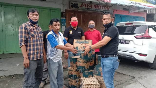 Pewarta Polrestabes Medan Gulirkan Bantuan Sembako untuk Warga Terdampak Banjir di Kelurahan Sei Mati