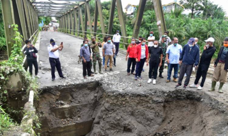 Gubernur Edy Rahmayadi Tinjau Lokasi Banjir di Deli Serdang, Pastikan Pembenahan Lancar