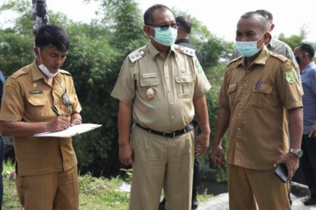 Plt Wali Kota Medan Akhyar Nasution Tinjau Drainase di Kelurahan Mabar Hilir