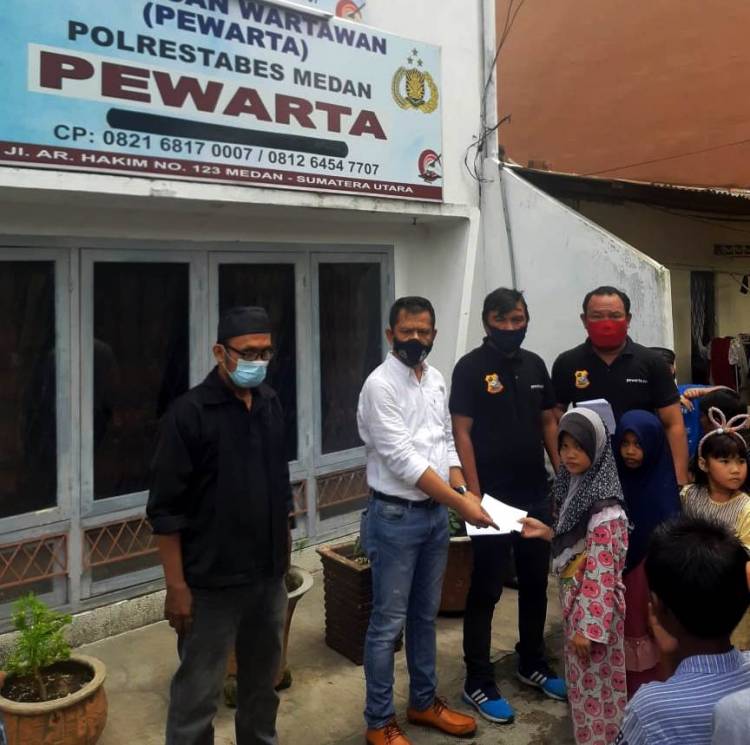 Terapkan Protokol Kesehatan, Ketua Pewarta Jumat Barokah Santuni 100 Anak Yatim