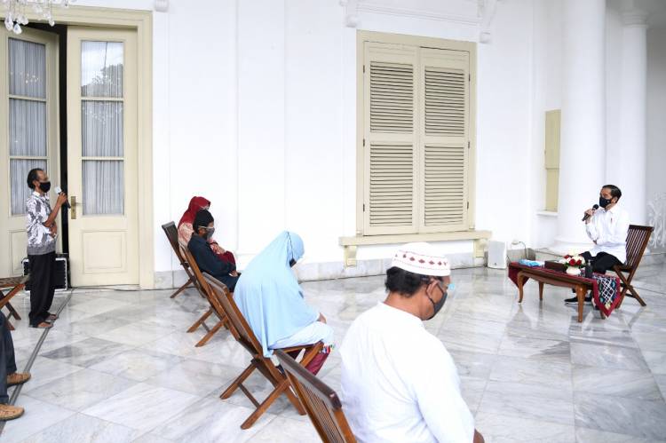 Presiden Jokowi Ajak Masyarakat Ikuti Program Vaksinasi COVID-19