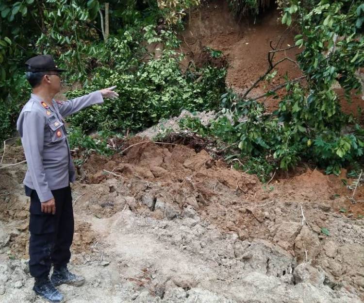 2 Rumah dan 3 Ruas Jalan Tertimbun Longsor di Kecamatan Biru-Biru