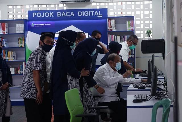 Resmikan Pojok Baca Digital, Walikota Tebing Tinggi: Tidak Ada Berita Hoax di Sini