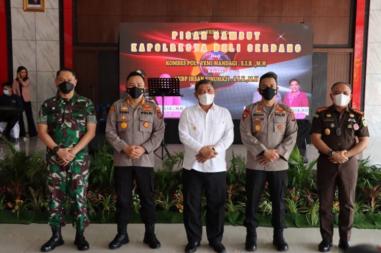 Pisah Sambut Kapolresta Deli Serdang, Wakil Bupati Apresiasi Kombes Pol Yemi Mandagi