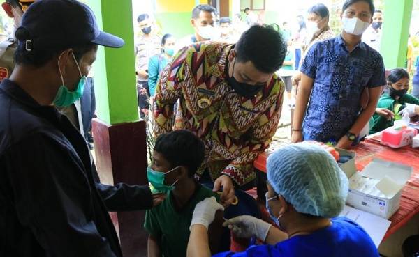 Sudah Teruji, Bupati Samosir Minta Orang Tua Tak Ragu Lakukan Vaksin ke Anak Usia 6-11 Tahun