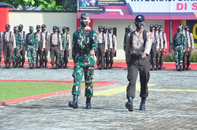 Pelatihan Integrasi Siswa TNI-Polri di SPN Hinai Polda Sumut, Kombes Pol Teguh Yuswardhie Minta Tingkatkan Soliditas