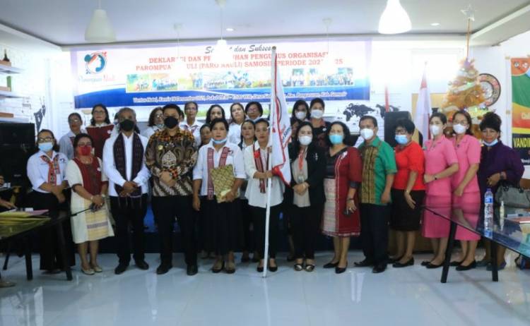 Kukuhkan Pengurus Parompuan Nauli Periode 2021-2025, Bupati Samosir Ajak UMKM Naik Kelas