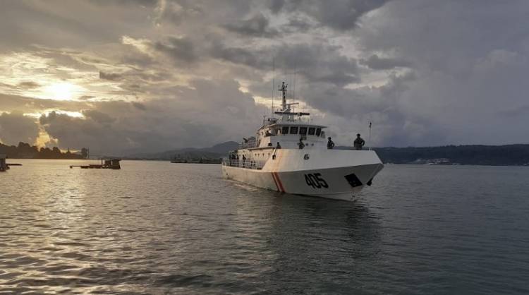 KN Ular Laut - 405 Bakamla RI Usir Kapal Yunani Saat Patroli Malam