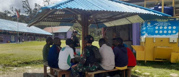  Komsos Bersama Tokoh dan Masyarakat, Satgas Yonif RK 751/VJS Jadi Pamong Dalam Pembangunan Di Wilayah Penugasan