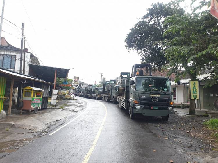 Panglima TNI Tambah Alat Berat, Perkuat BNPB Tangani Dampak Erupsi Semeru